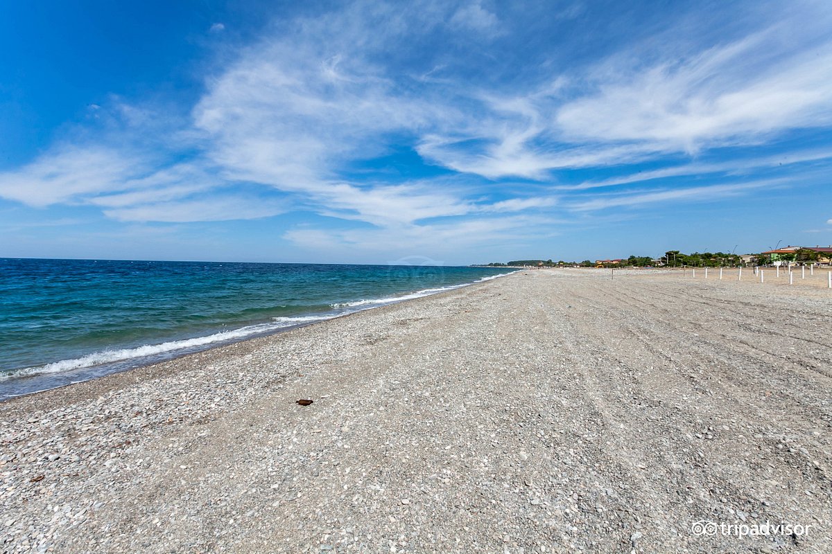 beach--v17055341